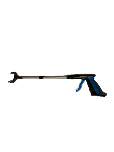 Close-up van de ergonomische grijper met sterke magnetische kop en brede kaken voor het oprapen van metalen voorwerpen en grotere objecten, ideaal voor ouderen en herstellende patiënten