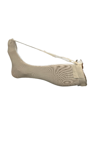 Hielspoor Kous gedragen op een voet, met duidelijke pasvorm en comfort.