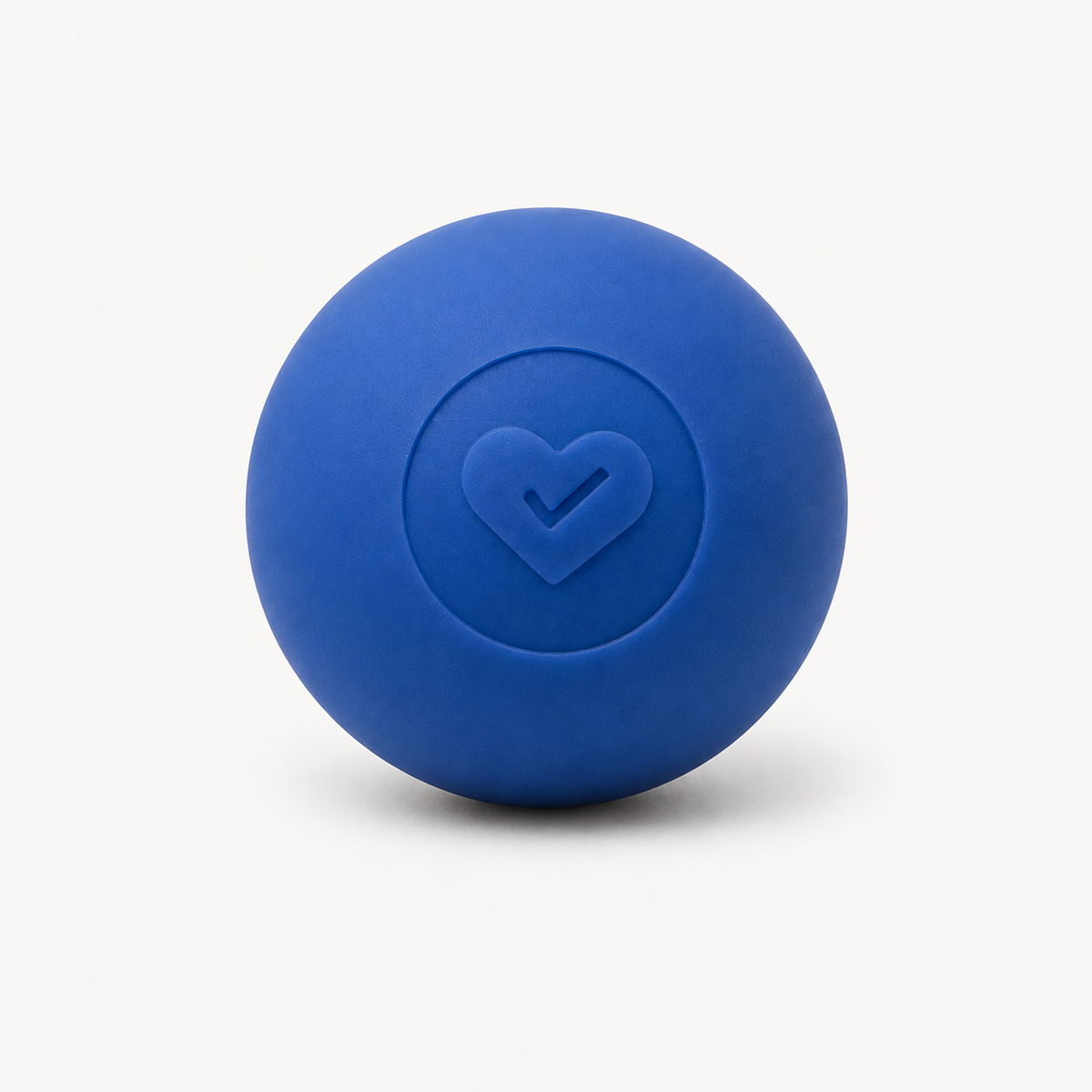 Blauwe siliconen massagebal van Fysio Essentials op een rustige witte achtergrond