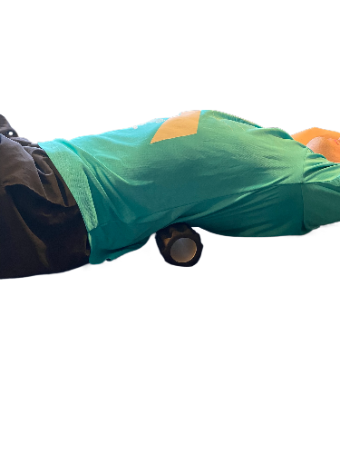 Foam roller voor het verlichten van rugpijn en het bevorderen van spierherstel.