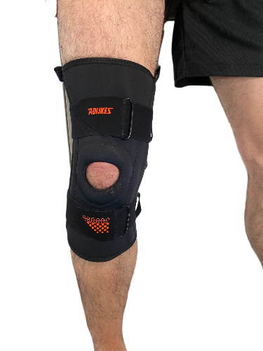 Ondersteunende kniebrace voor mensen met artrose en sportblessures.