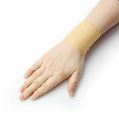 Underwrap aangebracht op de huid als beschermende onderlaag onder sporttape
