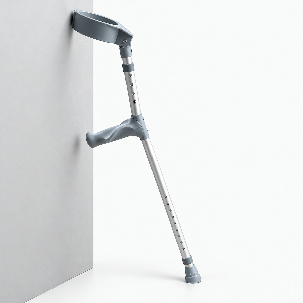 Elleboogkruk met omsluitende onderarmsteun en ergonomische handgreep